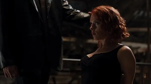 Vis Scarlett Johansson -- Avengers cleavage klipp Filmer