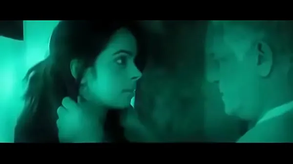 Pokaż Dirty Politics sex scenes Mallika Sherawat klipy Filmy