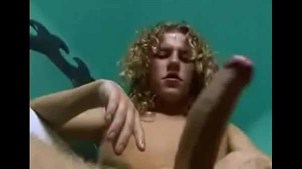 Prikaži UnCut Curly Cutie Long Hair posnetkov filmov