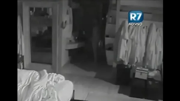 Mostrar Participante de la granja masturbándose en el dormitorio clips de películas