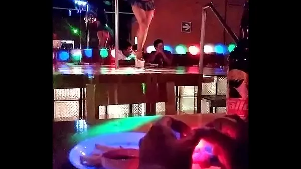 Εμφάνιση Candys Table Dance El Bar GT κλιπ Ταινιών