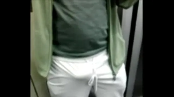 عرض Horny hottie on the subway مقاطع أفلام