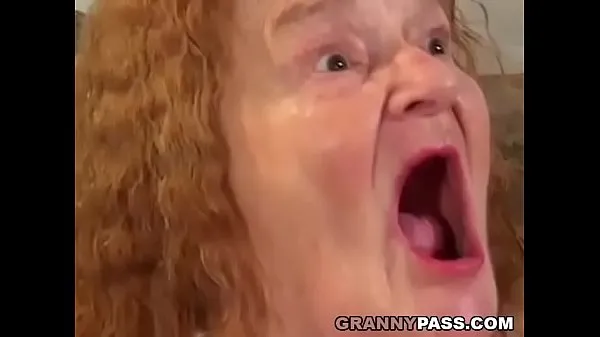 Mostrar La abuela quiere polla joven clips de películas