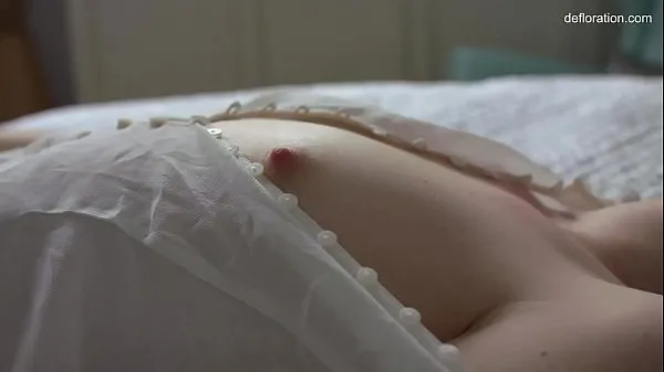 Real virgin teen Anna Klavkina masturbates 클립 영화 표시