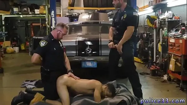 Vis Big dick cops gay Get ravaged by the police klipp Filmer