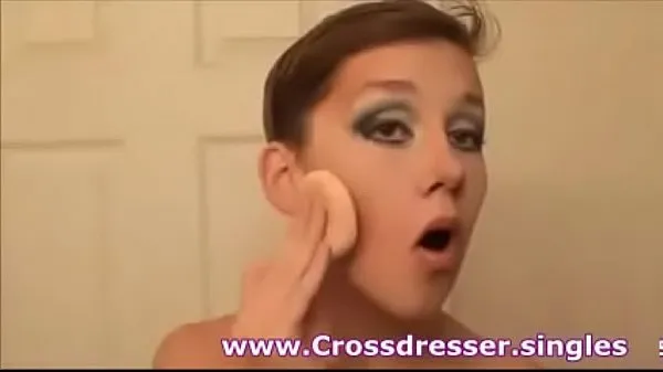 Teen crossdresser boy to girl transformation Klip Filmi göster