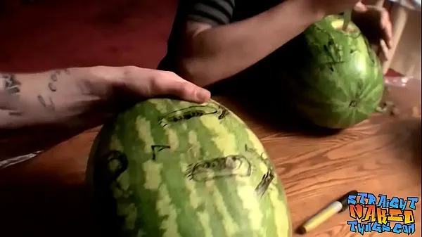 Vis Straight inked guys fuck watermelons until cumming klip Film