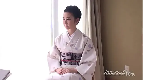 عرض The hospitality of the young proprietress-You came to Japan for Nani-Yui Watanabe مقاطع أفلام