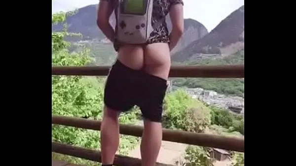 Pulling Pants Down Butt Outdoor Klip Filmi göster