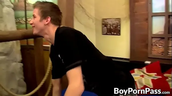 แสดง Twink seduces his lover with huge lollipop and fucks his ass คลิป ภาพยนตร์