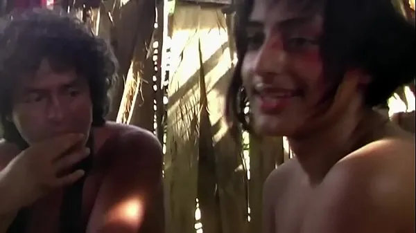 Mostra ENF TV Reporter deve rimanere nuda per il report della tribù degli amazzoni clip Film
