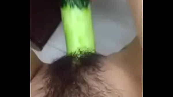 แสดง Teen Having Fun with a Cucumber คลิป ภาพยนตร์