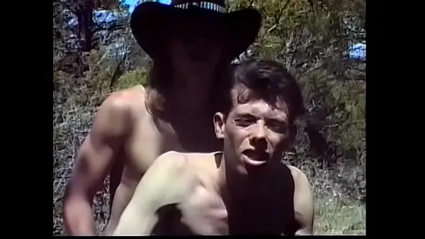 แสดง Hot dude in a cowboy hat drills his friend's asshole outside in the woods คลิป ภาพยนตร์