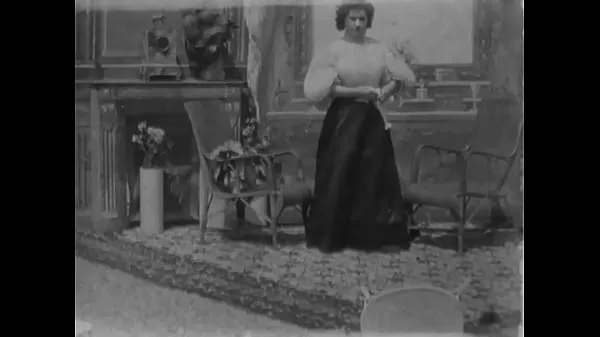 Mostrar La película erótica más antigua jamás realizada - Woman Undressing (1896 clips de películas