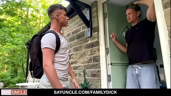 FamilyDick - Süßer Junge fickt seinen heißen Stiefonkel Clips Filme anzeigen