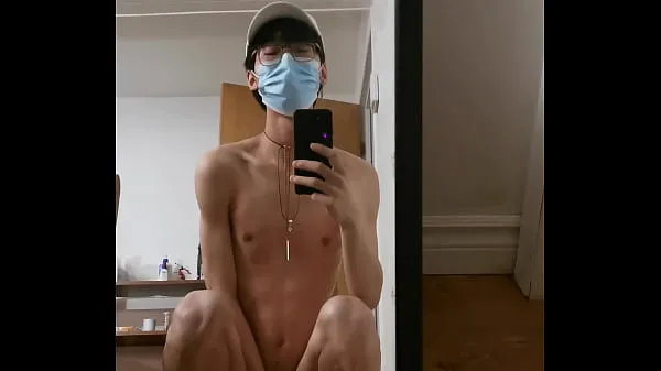 Asiatischer Twink Boy neckt sich Clips Filme anzeigen