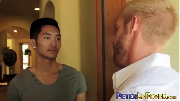 Hübscher asiatischer Twink intensiver Küchenfick Clips Filme anzeigen