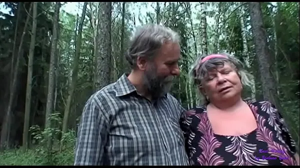 Pokaż The girl looking for sees an older lady with big tits fucking with her old husband and gets very horny klipy Filmy