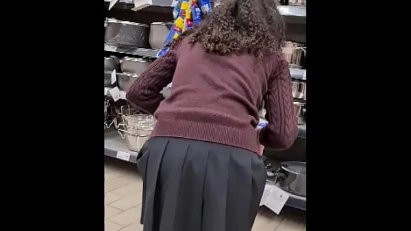 Mostrar ESPIANDO A NOVINHA NAS COMPRAS NO SUPERMERCADO - E UMA DELICIA DE SALTO ALTO - TESUDA clipes Filmes