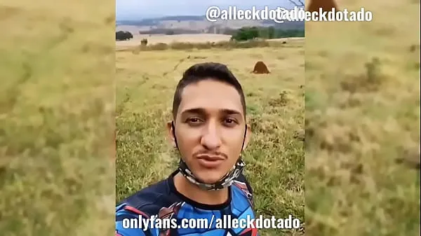 Vis Alleck Endowed showing cock in his underwear klip Film