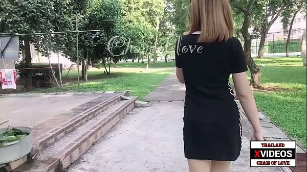 Vis Thai girl showing her pussy outdoors klip Film