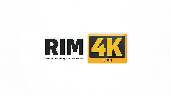 RIM4K。カジュアルなフックアップは、たくさんの縁取りのある冒険になりましたクリップムービーを表示します