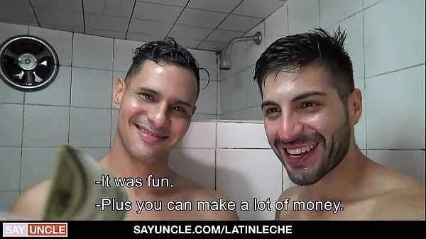 Eine Dusche bringt diese Latinos immer in Stimmung Clips Filme anzeigen