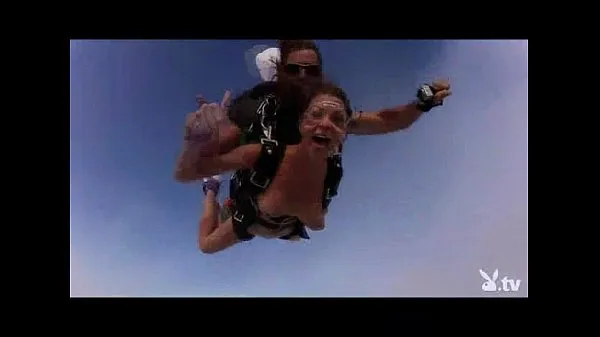 Nude Hot Girls Skydiving क्लिप फ़िल्में दिखाएँ