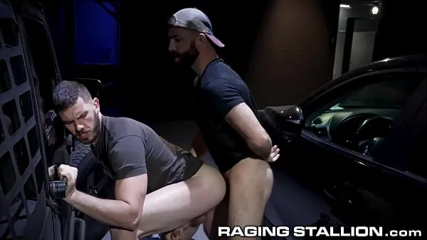 RagingStallion-屋外でのセックスはいつもそんなに急いでいますクリップムービーを表示します