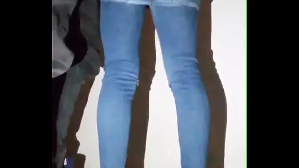 Mostrar Sua bunda perfeita em jeans foi fodida na varanda clipes Filmes