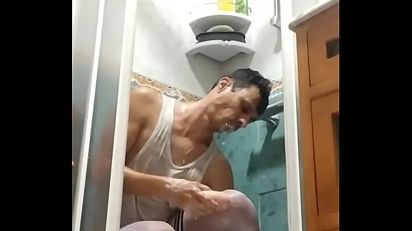 Hiển thị Lionel's very hot shower (part 1 clip Phim