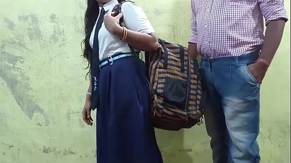 Mostra Una studentessa indiana si è comportata male con la sua insegnante Mumbai Ashu clip Film