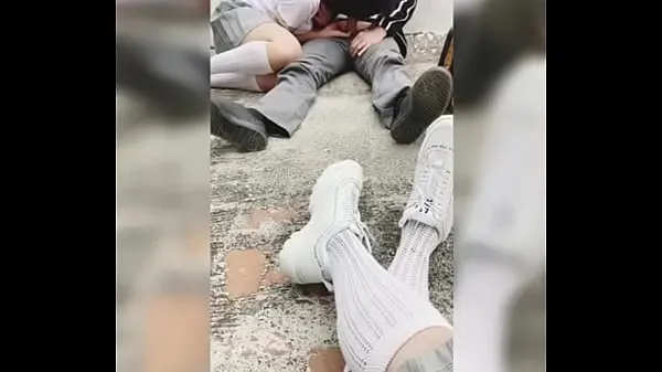 Mostrar Mejores AMIGAS Estudiantes Putitas de la ESCUELA Técnica se Graban Chupándole la VERGA a un Wey y Cogiendo en la Escuela! Colegiala Mexicana Amateur Follando en Público, Alumnos Precoces! Parte 1 clips de películas