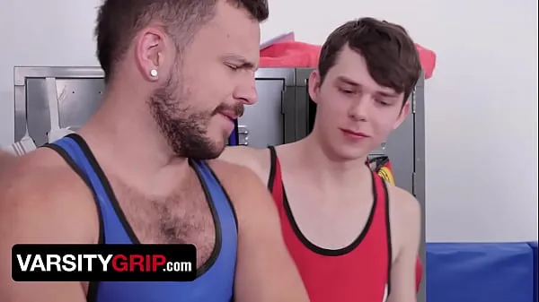 Pokaż Twink Boy Dakota Lovell Bangs His Straight Buddy Eric Fuller After Sweaty Wrestling - Varsity Grip klipy Filmy