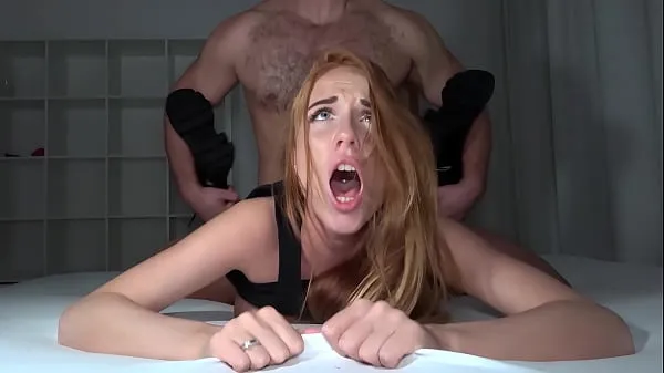 Vis SHE DIDN'T EXPECT THIS - Redhead College Babe DESTROYED By Big Cock Muscular Bull - HOLLY MOLLY klip Film
