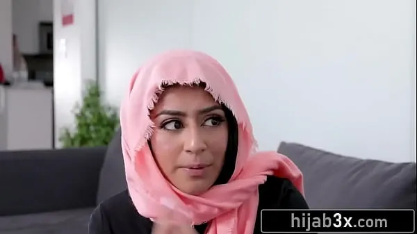 Tunjukkan Hot Muslim Teen Must Suck & Fuck Neighbor To Keep Her Secret (Binky Beaz klip Filem