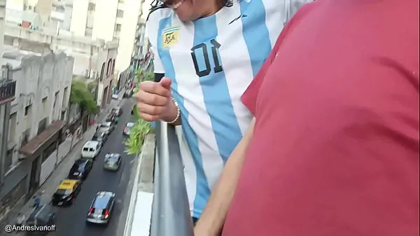 Prikaži celebrating the world cup with in Buenos Aires posnetkov filmov