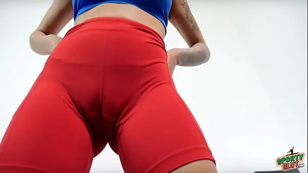 显示Lovely Camel-toe Hard Round Butt in Thong and Leggings Brunette Babe个剪辑电影