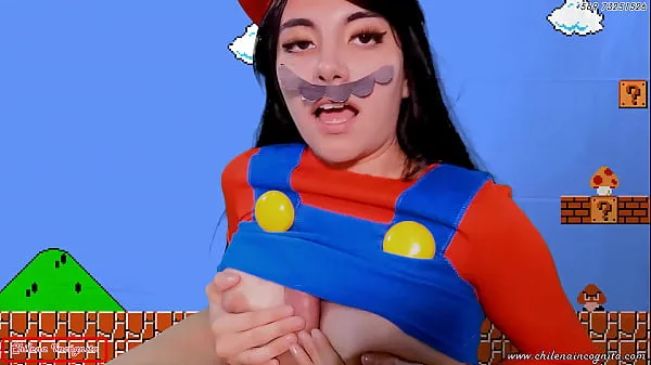 Visa The real Mario BROSS crushes CALLAMPA to SENTONES to gain extra life - REAL LIFE COSPLAY klipp filmer