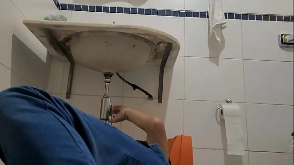 Zobraziť klipy (I answered the plumber in a dress just to see if I had his dick) Filmy