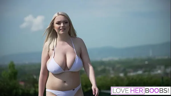 Zobraziť klipy (Huge Boobs Hotness) Filmy