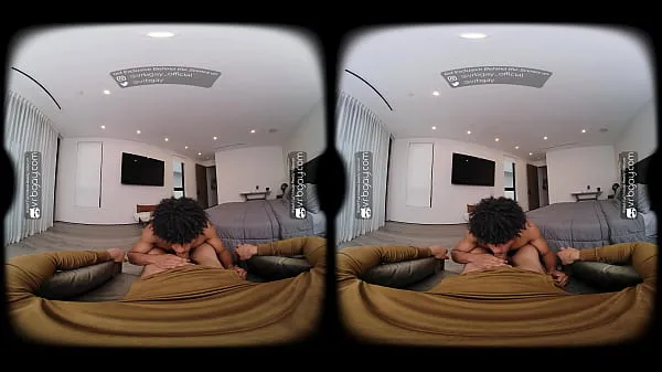 Afficher VRB Gay Tony Genius achète une nouvelle maison ! POV Porno VR clips Films