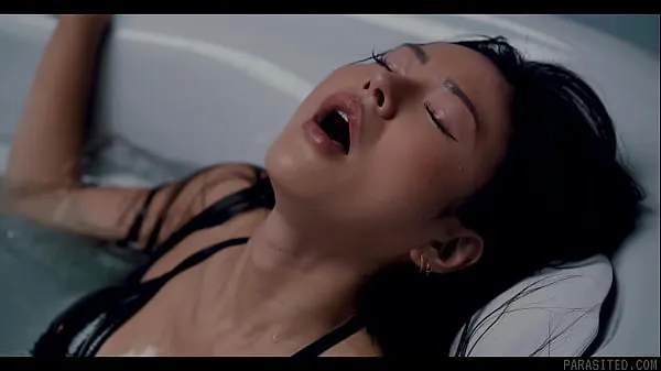 Vis Mind Controlling Alien Parasites inside Hot girls klip Film