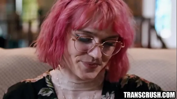 Trans woman with pink hair fucking 2 lesbian girls klip megjelenítése Filmek