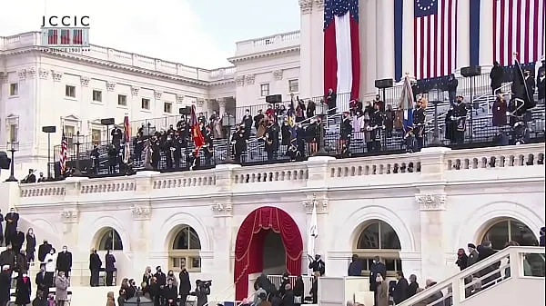 Lady Gaga Sings The National Anthem At Joe Biden's Inauguration 2021 클립 영화 표시