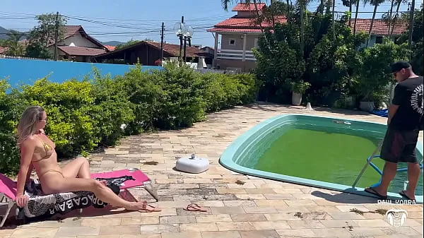 Prikaži MARRIED BLONDE GAVE HER PUSSY TO THE SWIMMING POOL AND GOT JOKED AT THE HOUSE WHILE HER HUSBAND WENT TO THE DENTIST *** COMPLETE ON SHEER AND RED *** PATTY WIFE RAUL KOBRA posnetkov filmov