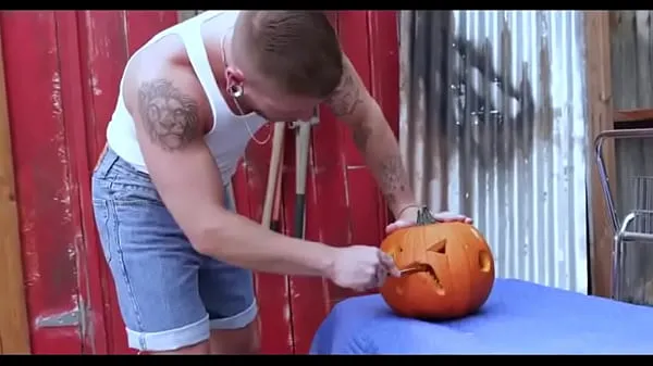 عرض Trick or Treat مقاطع أفلام