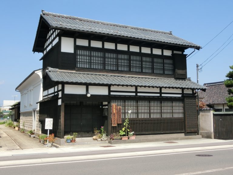 原始布・古代織参考館 出羽の織座米澤民藝館